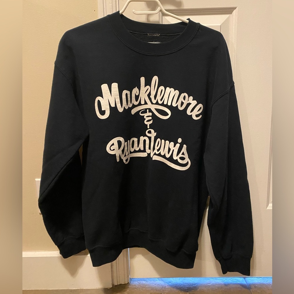 Macklemore & Ryan Lewis Tour crew neck - 2011 vintage size med - light wear